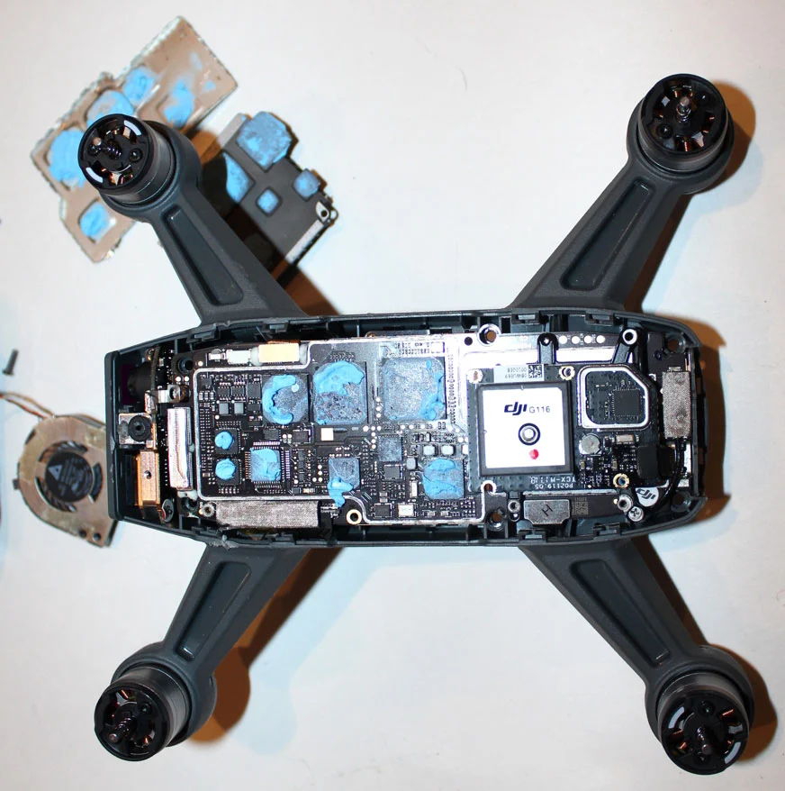 Основная плата дрона DJI Spark внутри