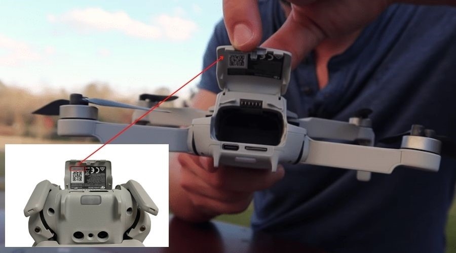 Расположение серийного номера dji mini 2 внутри батарейного отсека